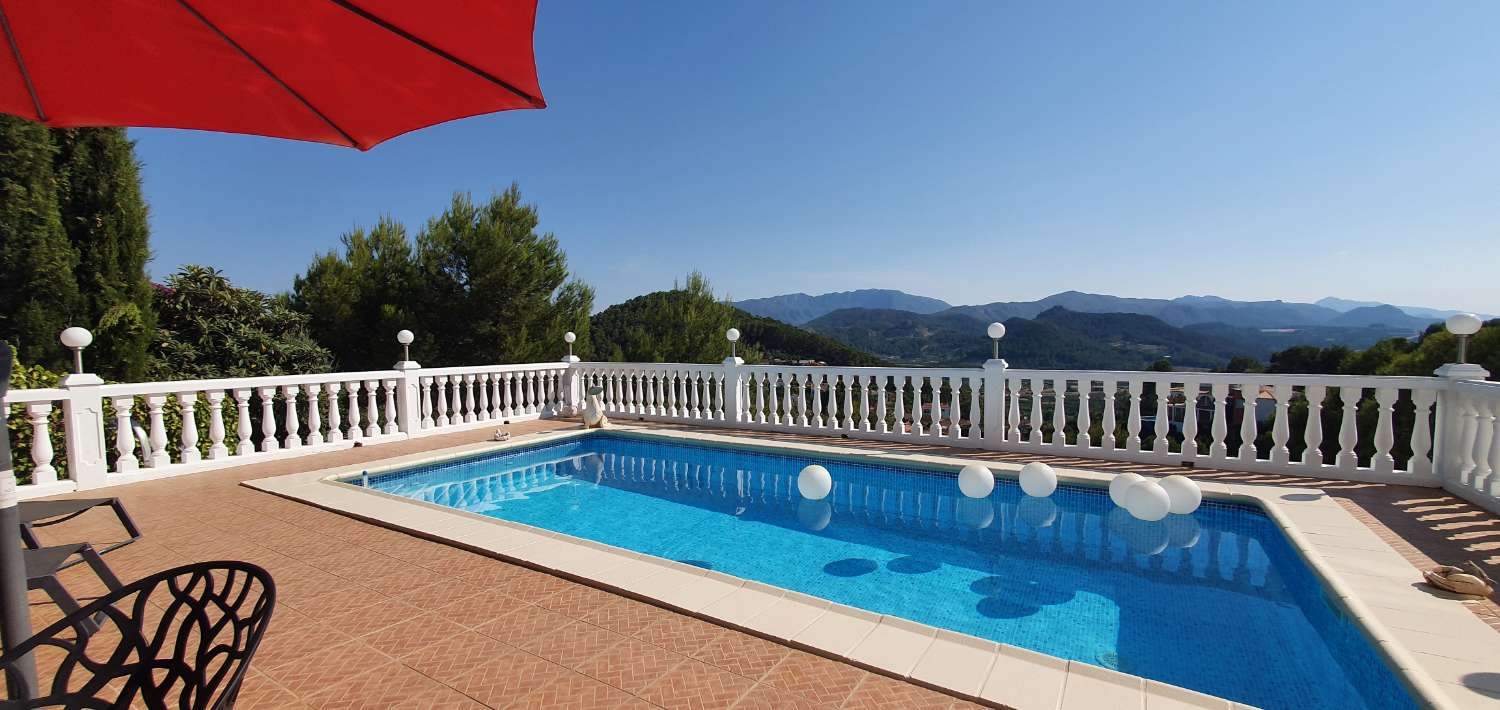 Villa te koop in Gandia