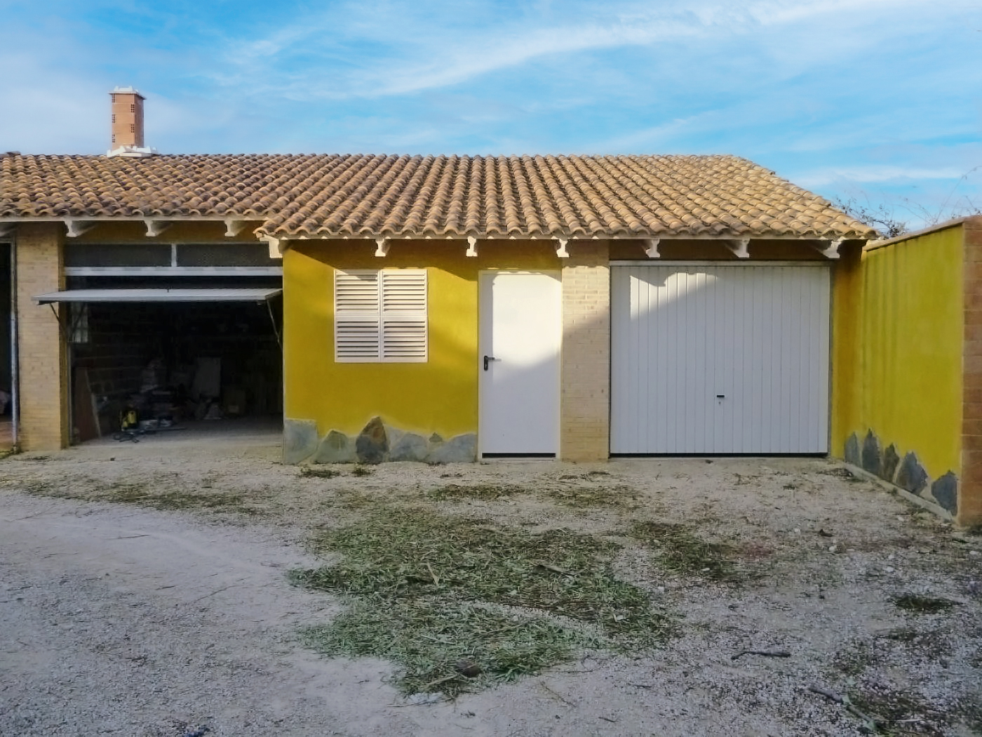 Graziosa villa in un grande terreno pianeggiante vicino ad Agullent.