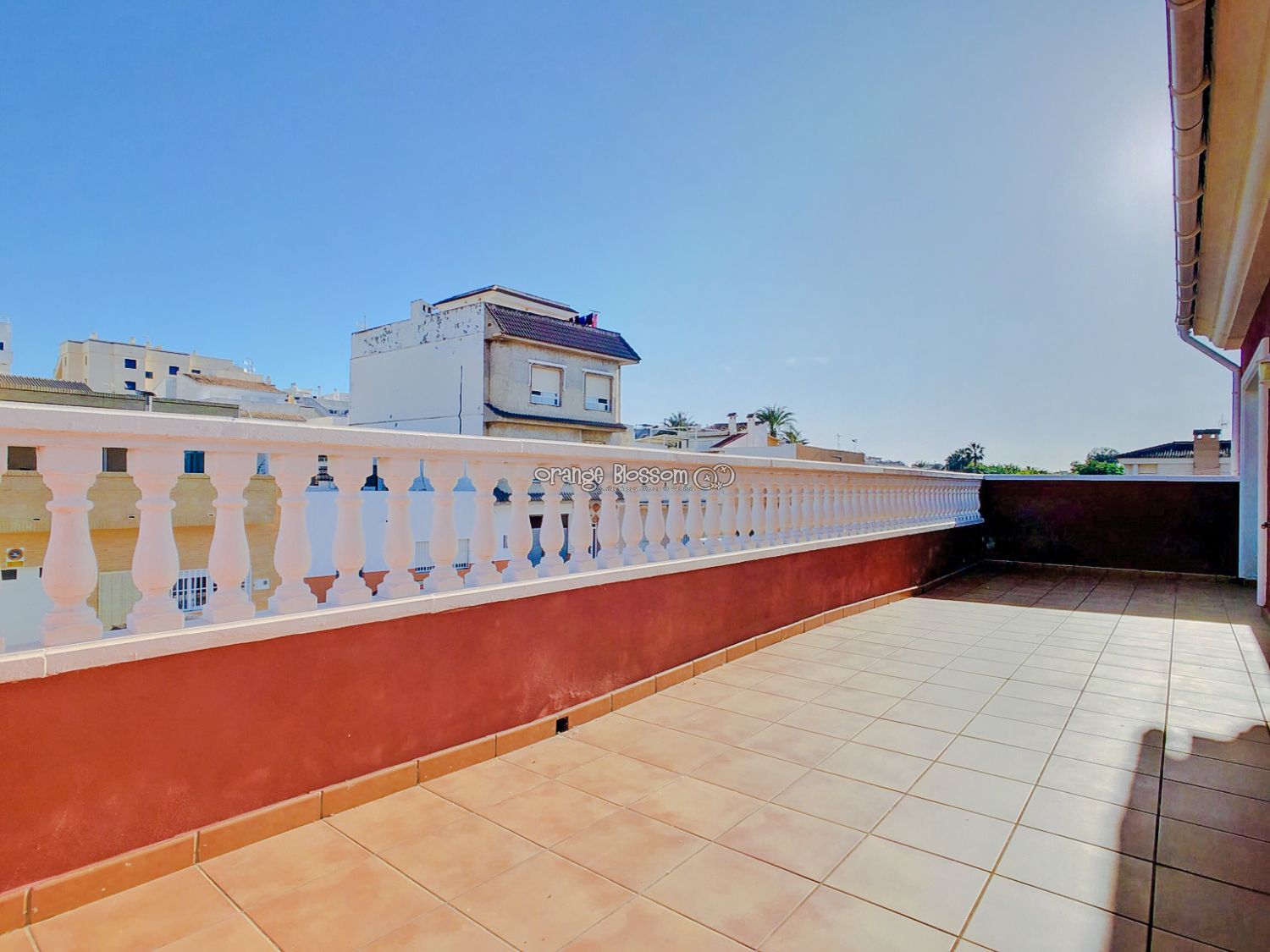 Spectaculaire villa à moins de 400m de la plage de Daimus.