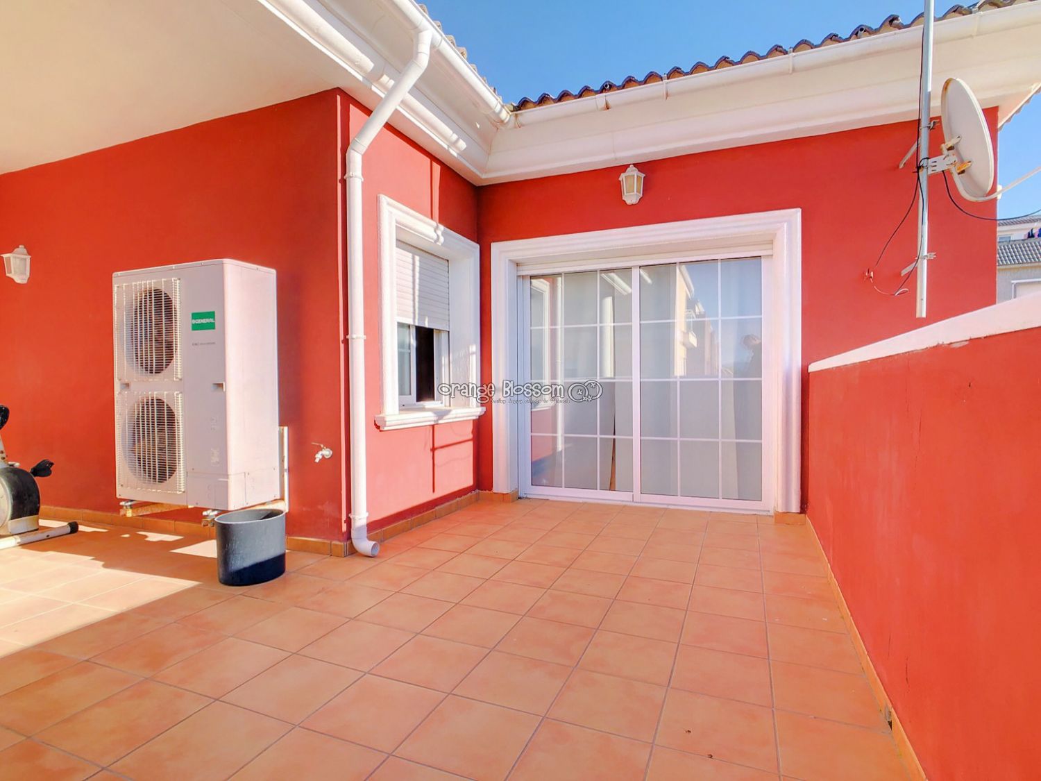 Spectacular villa less than 400m from Daimus Beach.