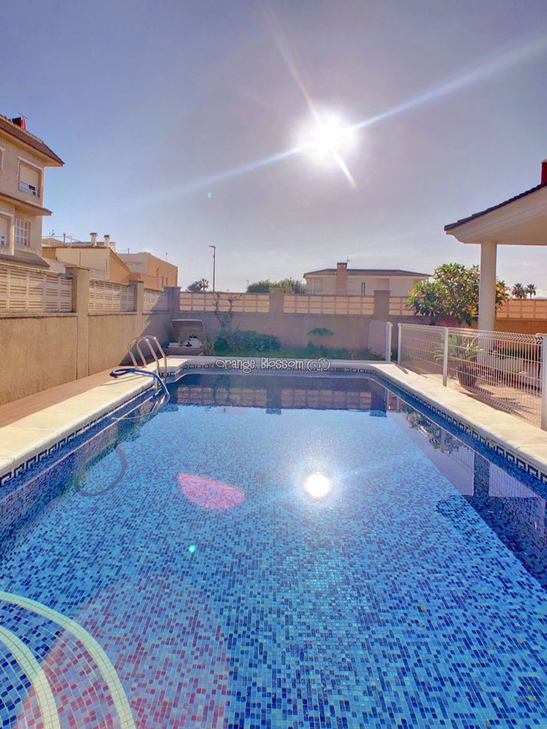 Spectaculaire villa à moins de 400m de la plage de Daimus.