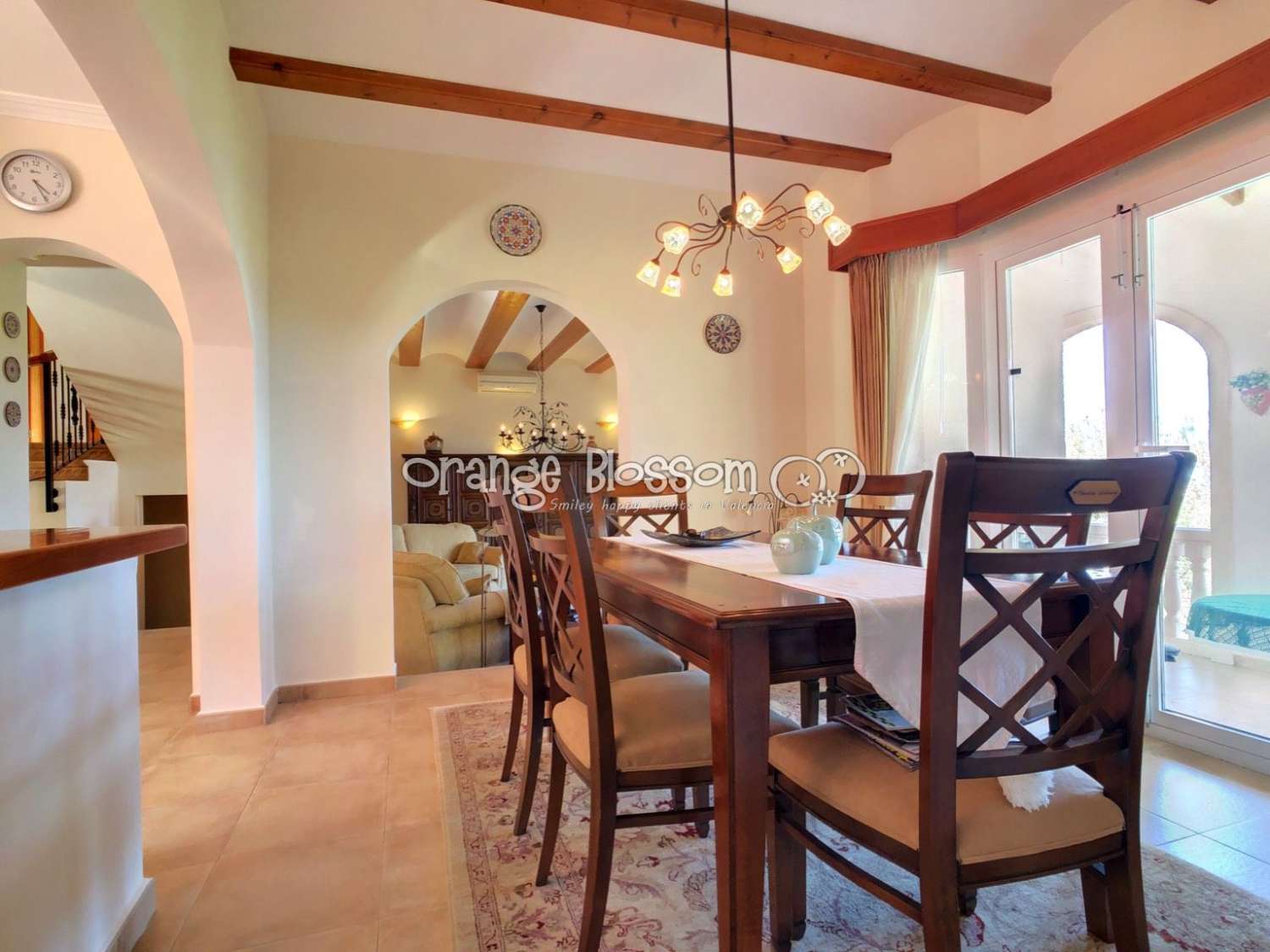 Villa for sale in Ador