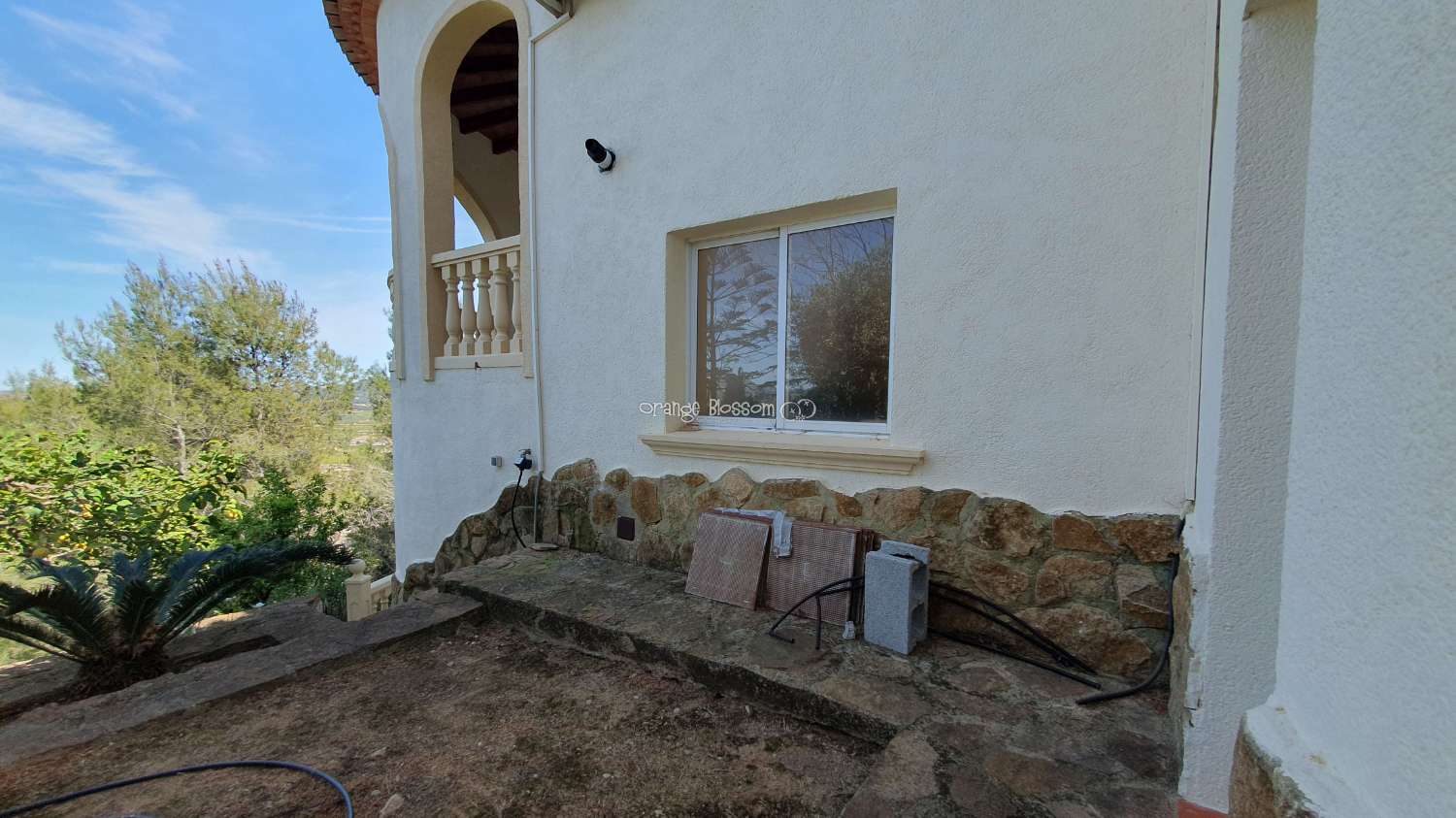 Villa for sale in Ador