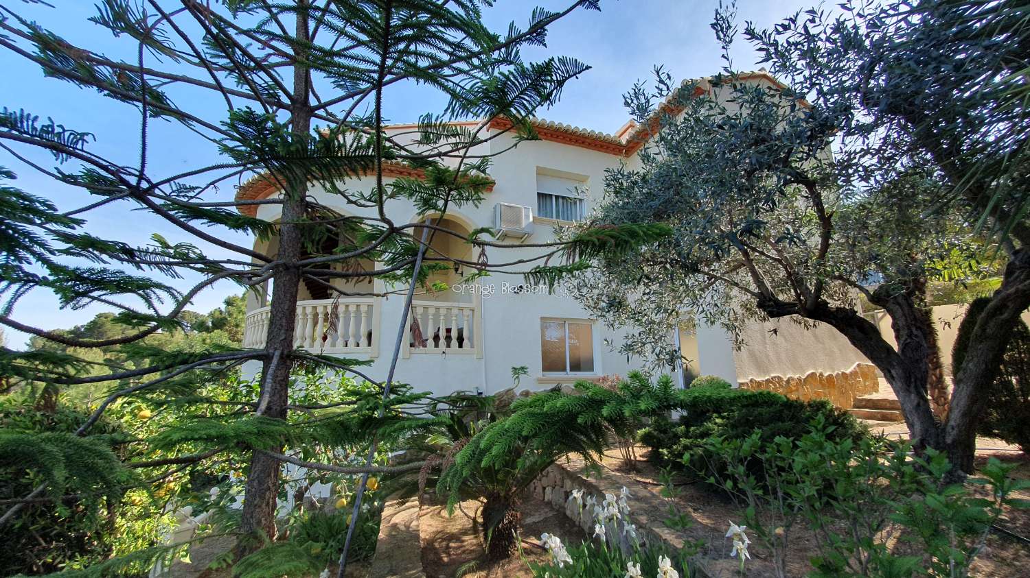 Villa en venta en Ador