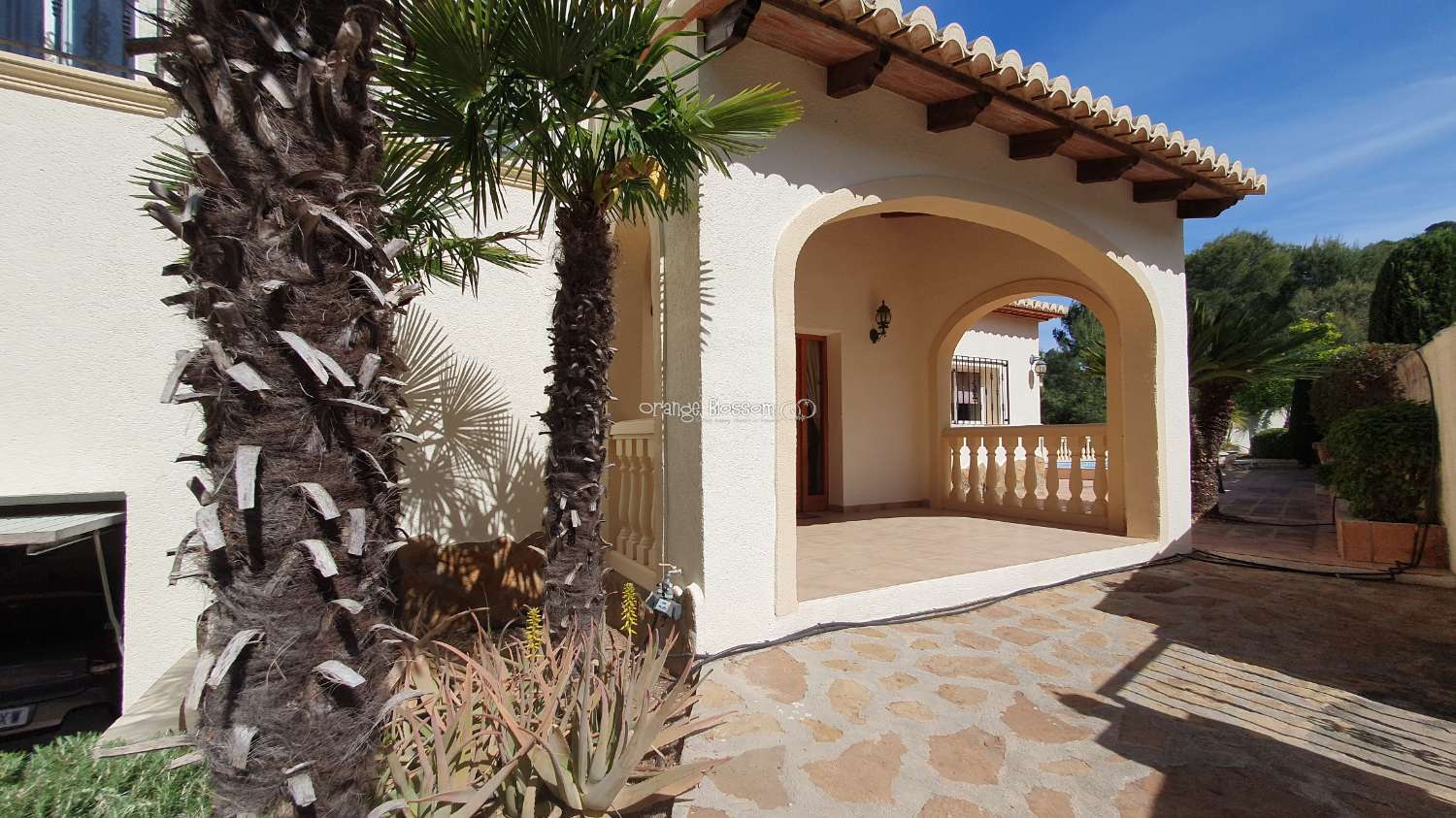 Villa for sale in Ador