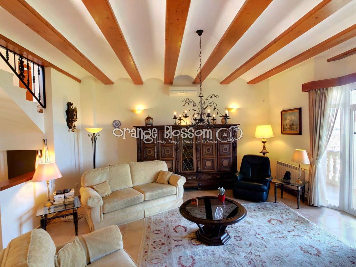 Villa for sale in Ador