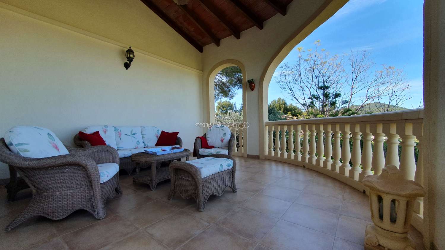 Villa for sale in Ador