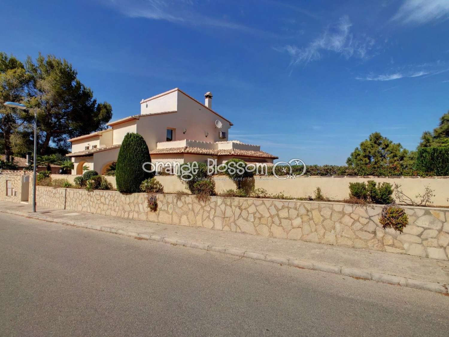 Villa en vente à Ador