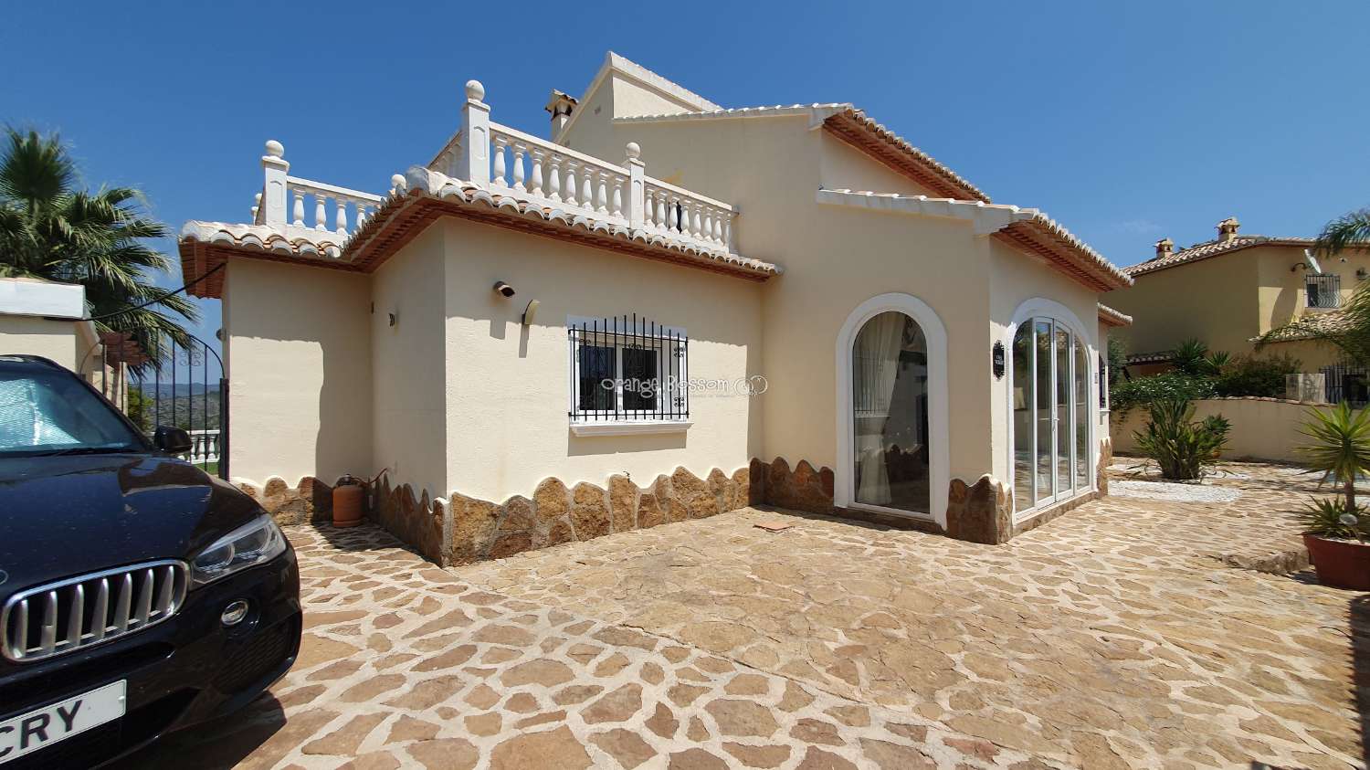 Villa for sale in Ador