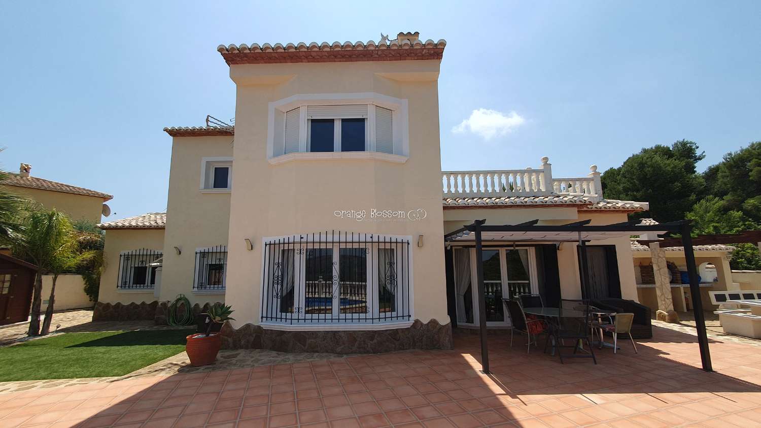 Villa en vente à Ador