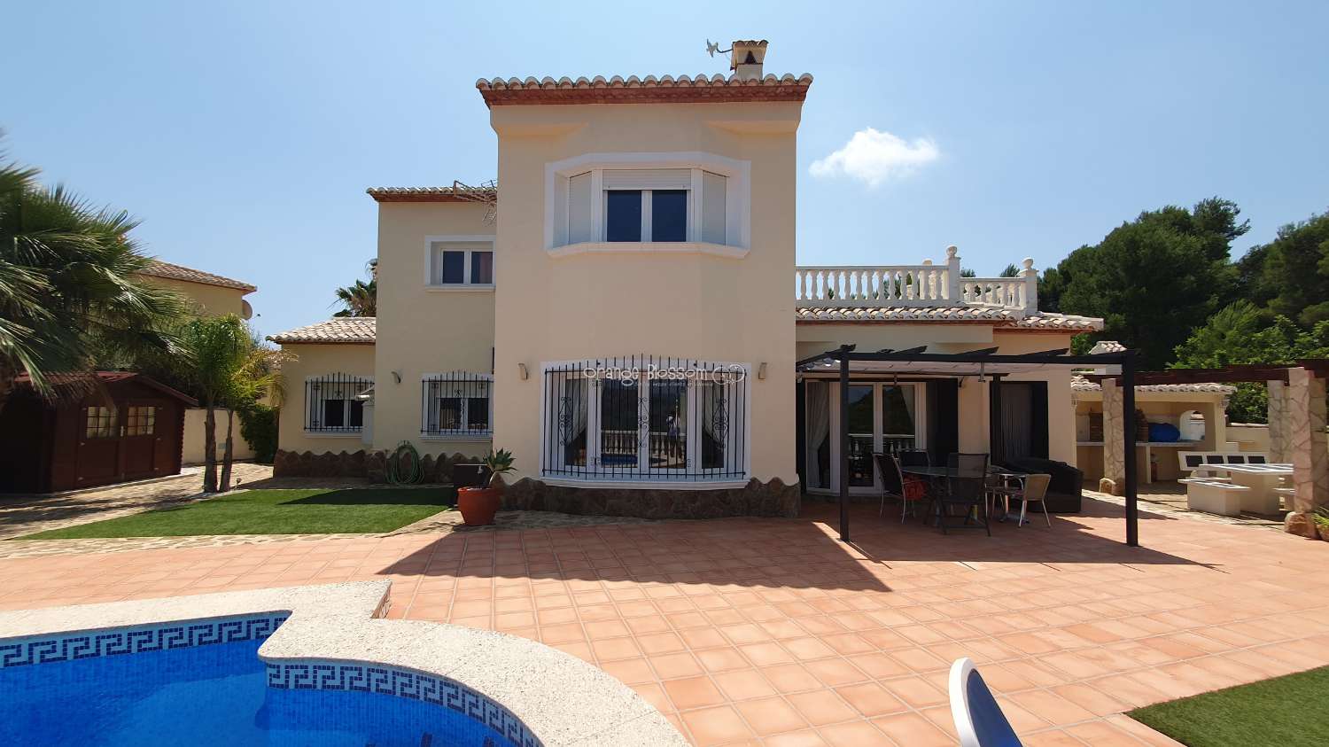 Villa en venta en Ador