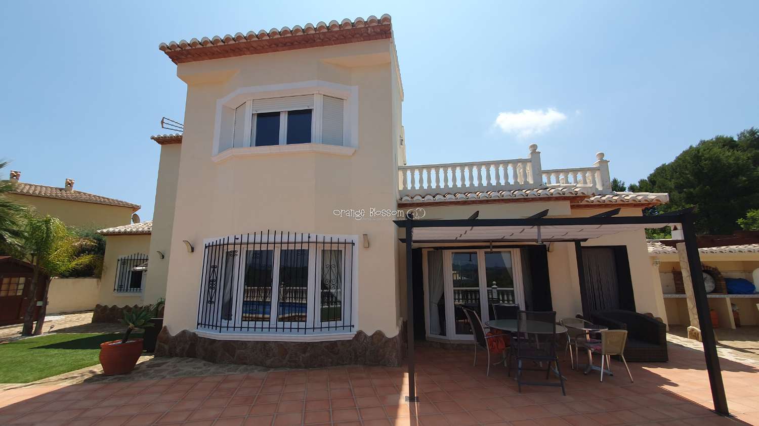 Villa en vente à Ador