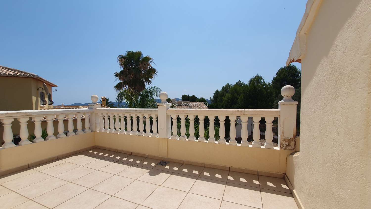 Villa for sale in Ador