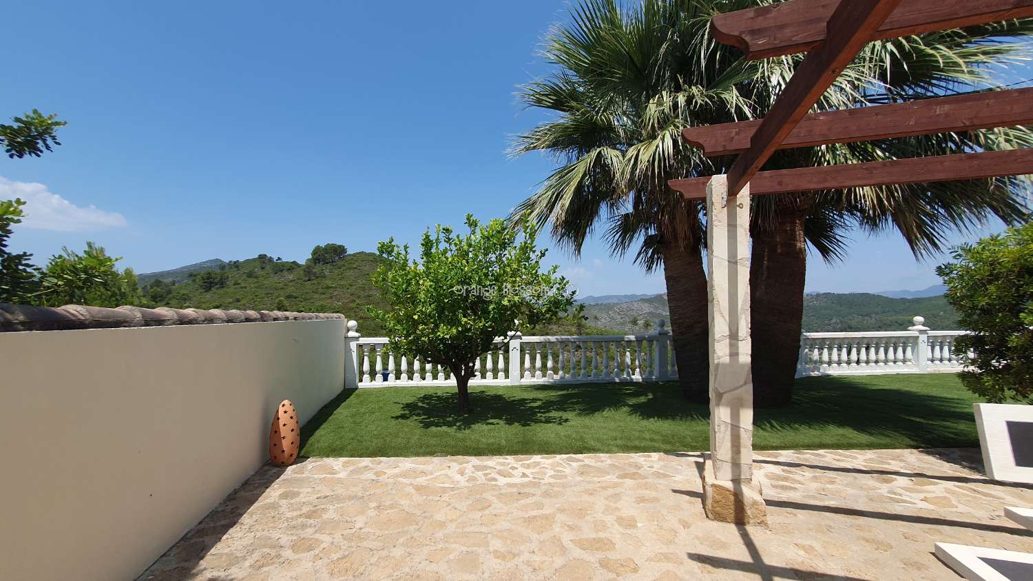 Villa for sale in Ador