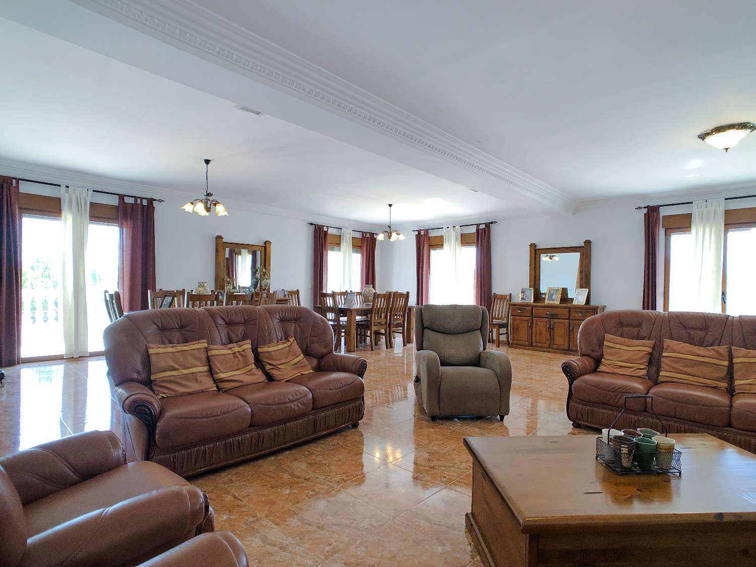 Spectacular villa close to the village of Beniganim