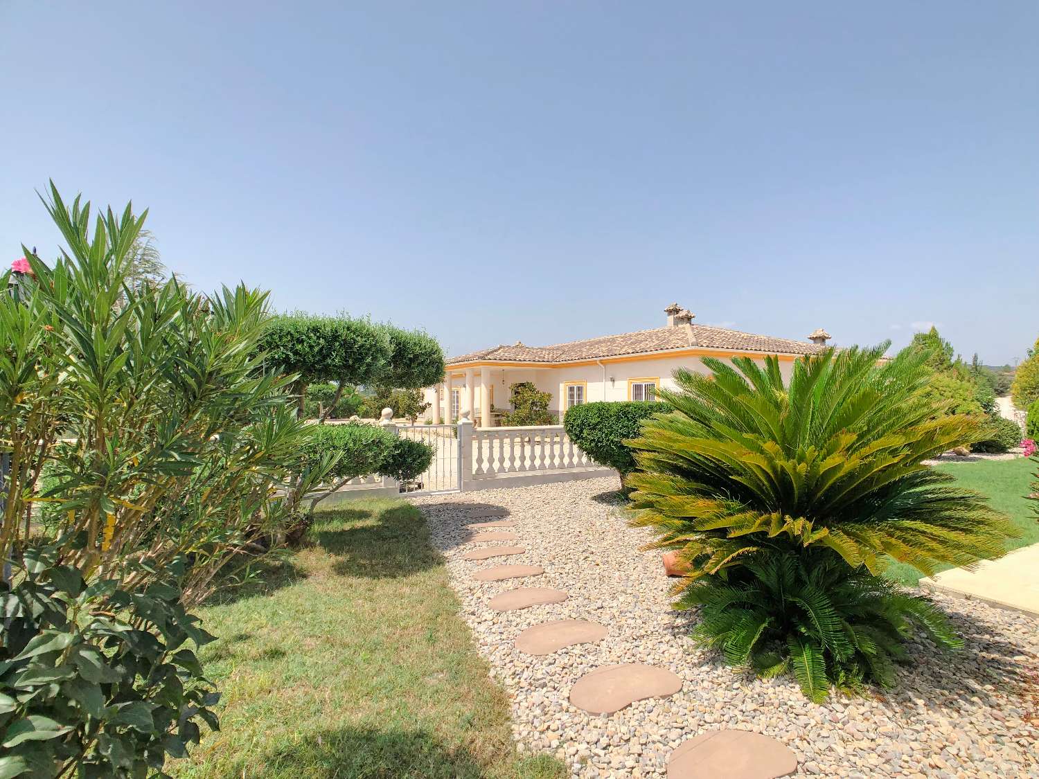 Spectacular villa close to the village of Beniganim