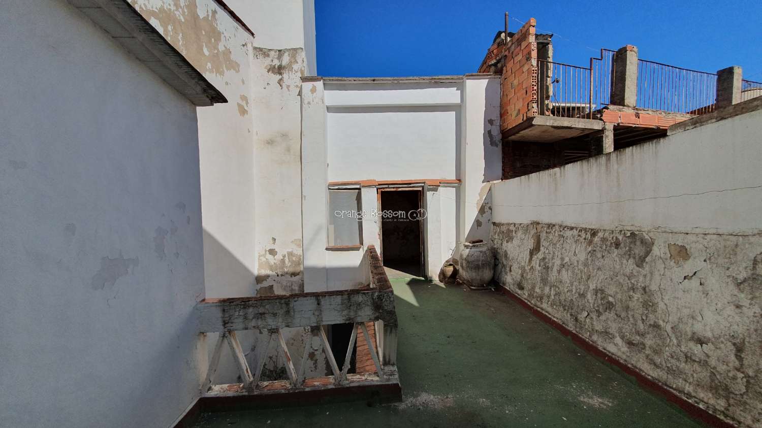 En fængslende 1887 240M2 Village byhus i den populære landsby Villalonga i La Safor Region Valencia
