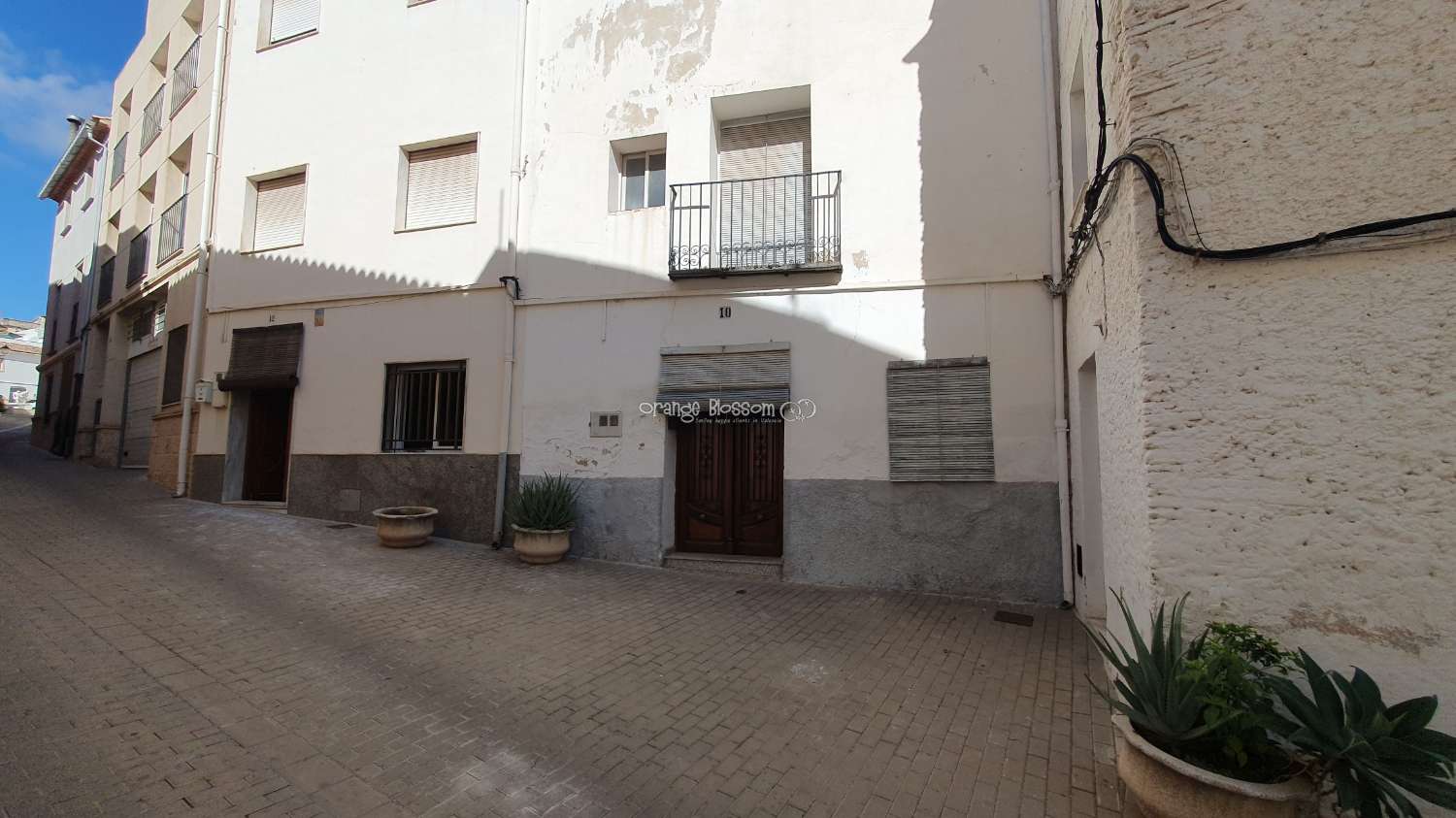 A captivating 1887 240M2 Village town house in the popular village of Villalonga in La Safor Region of Valencia