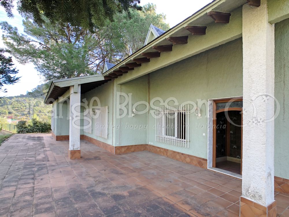 Casa única a Terrateig amb boniques vistes