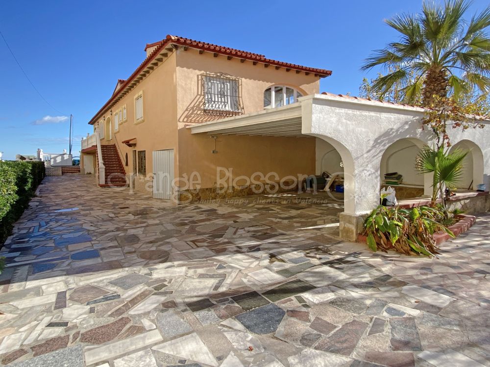 壮观的bechfront Villa in Devesses - Denia