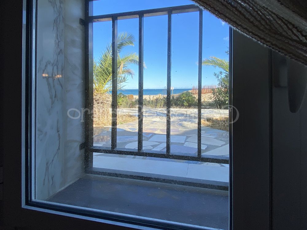 Spectacular bechfront Villa in Devesses - Denia