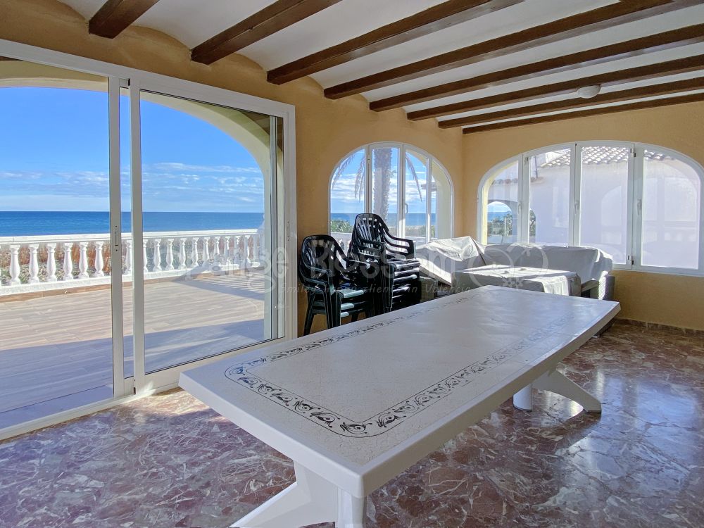 Spectacular bechfront Villa in Devesses - Denia