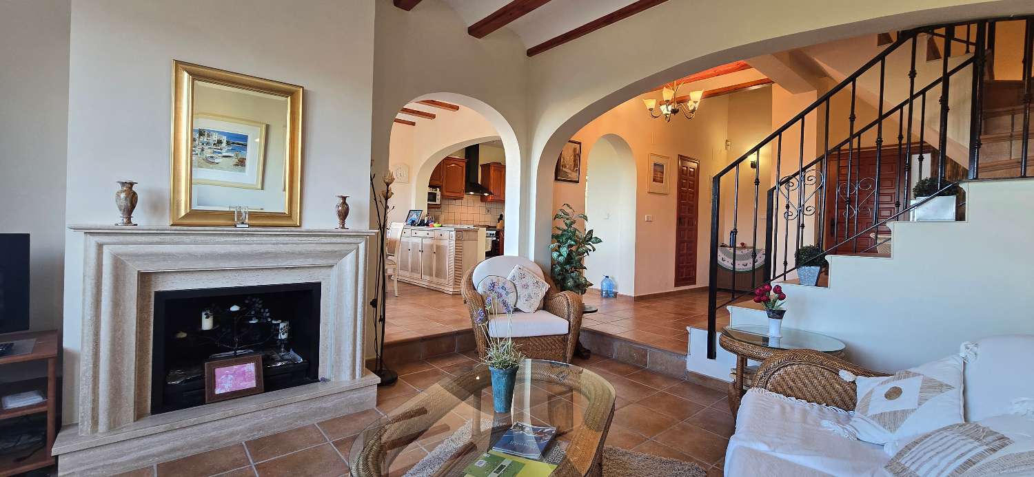 Villa en venta en Ador