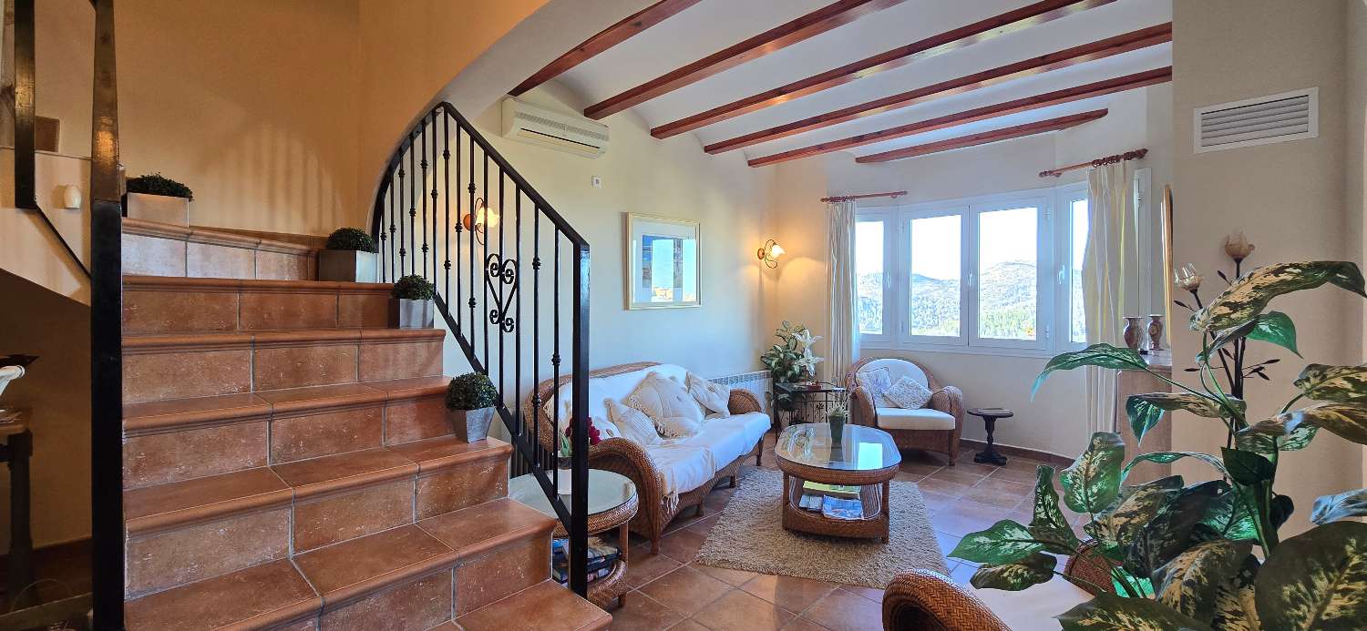 Villa en venta en Ador