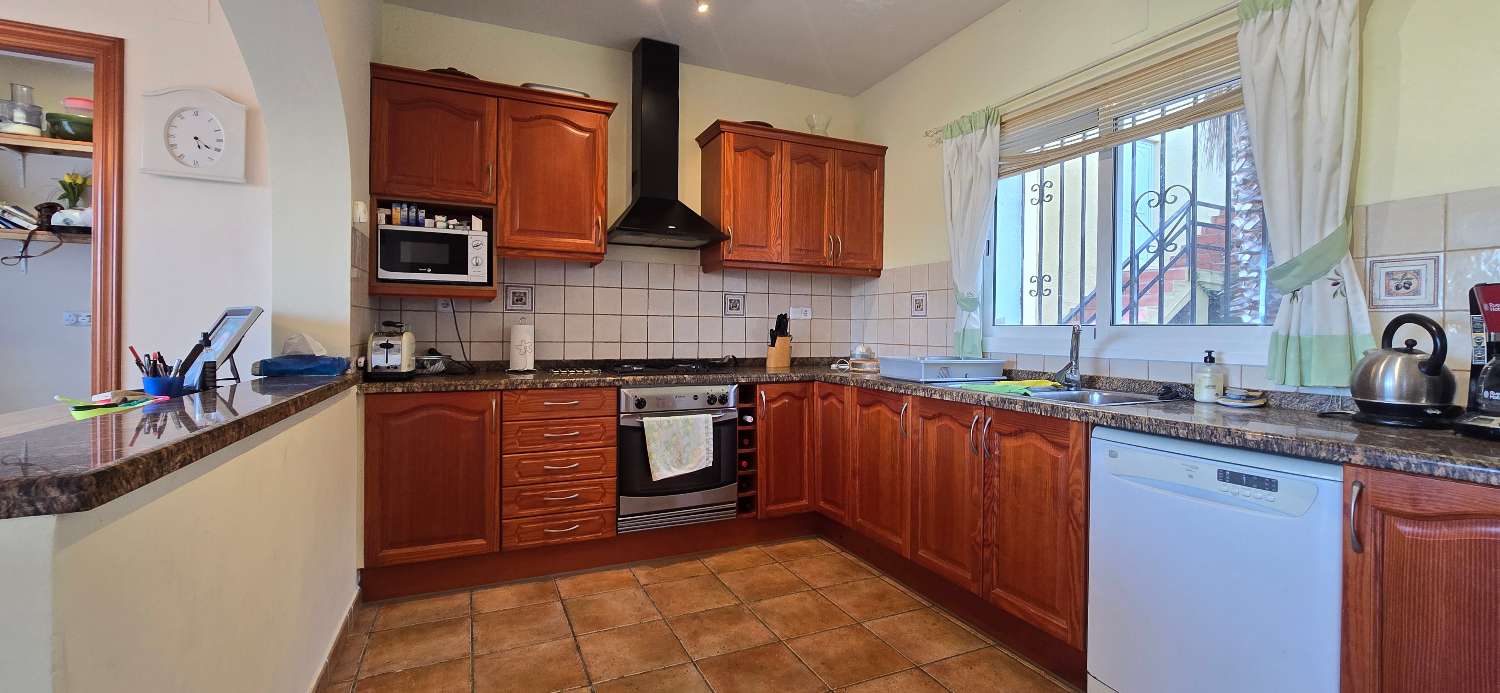 Villa en venta en Ador