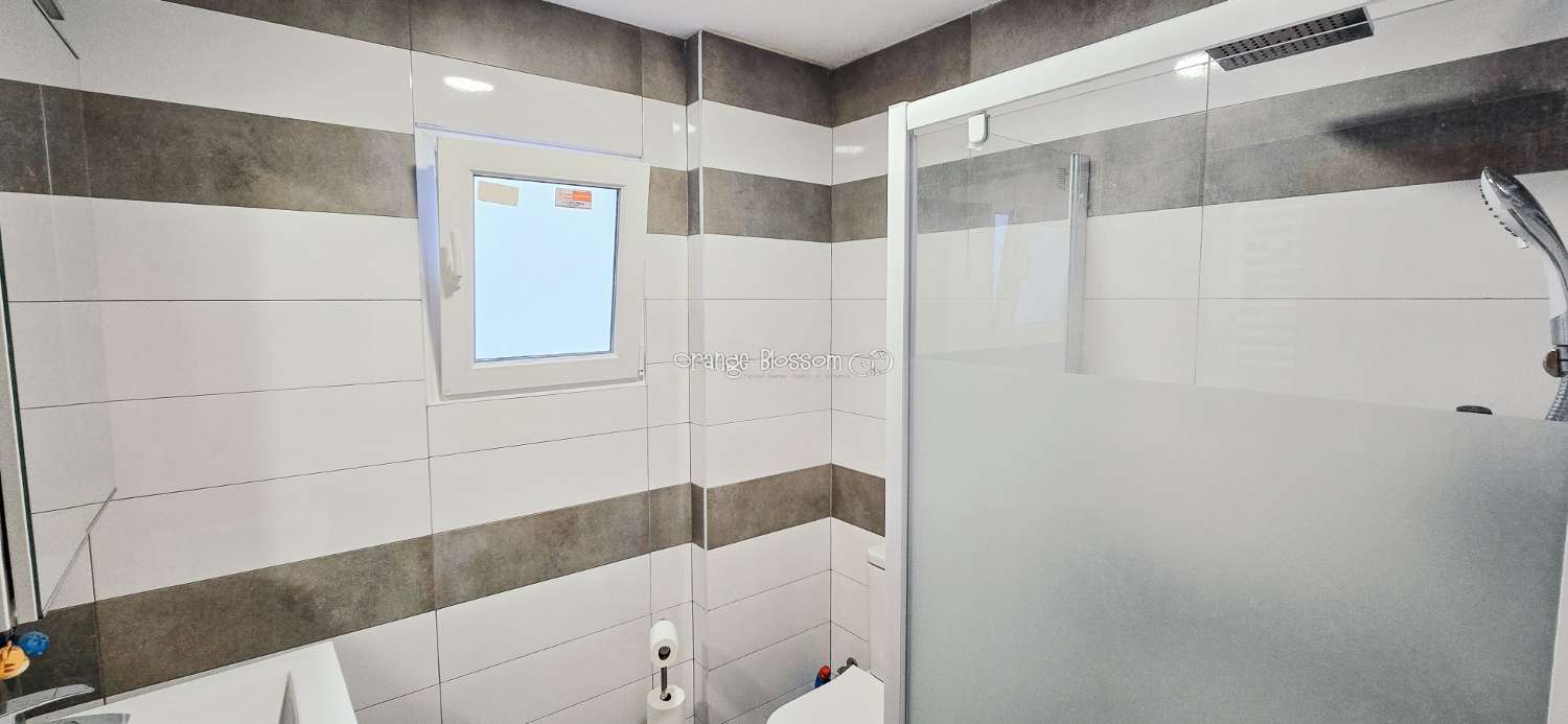 Zentral und erreichbar. Eine ideale Immobilie für alle, die ein gepflegtes Zuhause in einer traditionellen spanischen Dorfumgebung suchen.