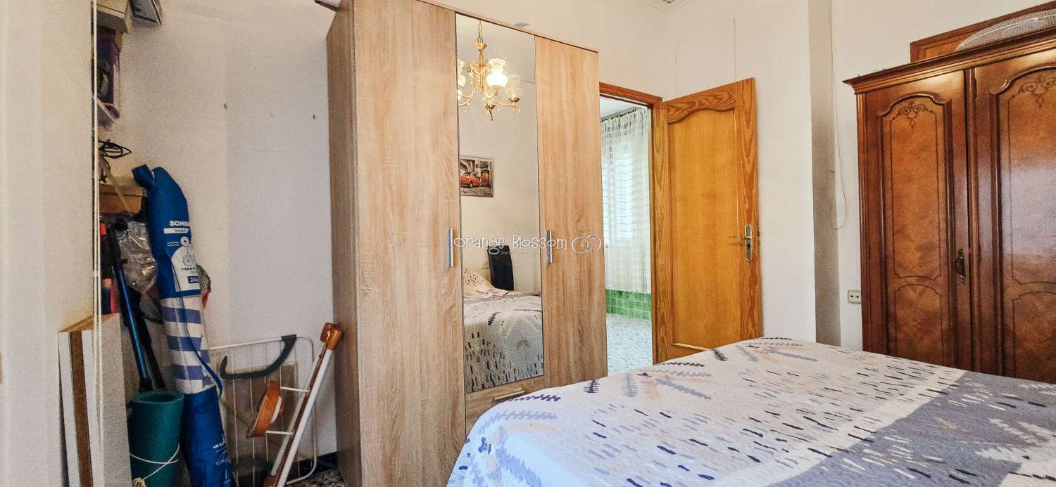 Zentral und erreichbar. Eine ideale Immobilie für alle, die ein gepflegtes Zuhause in einer traditionellen spanischen Dorfumgebung suchen.