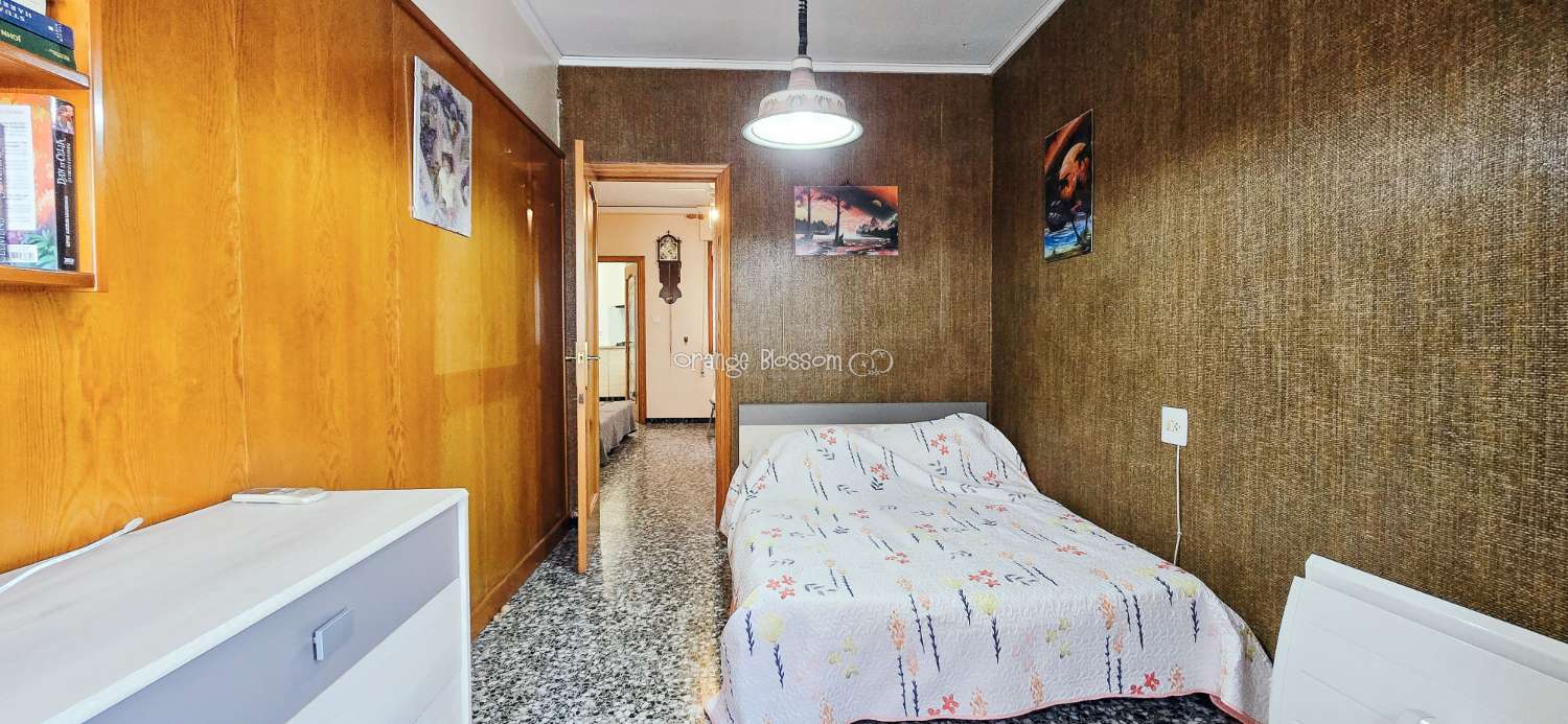 Zentral und erreichbar. Eine ideale Immobilie für alle, die ein gepflegtes Zuhause in einer traditionellen spanischen Dorfumgebung suchen.