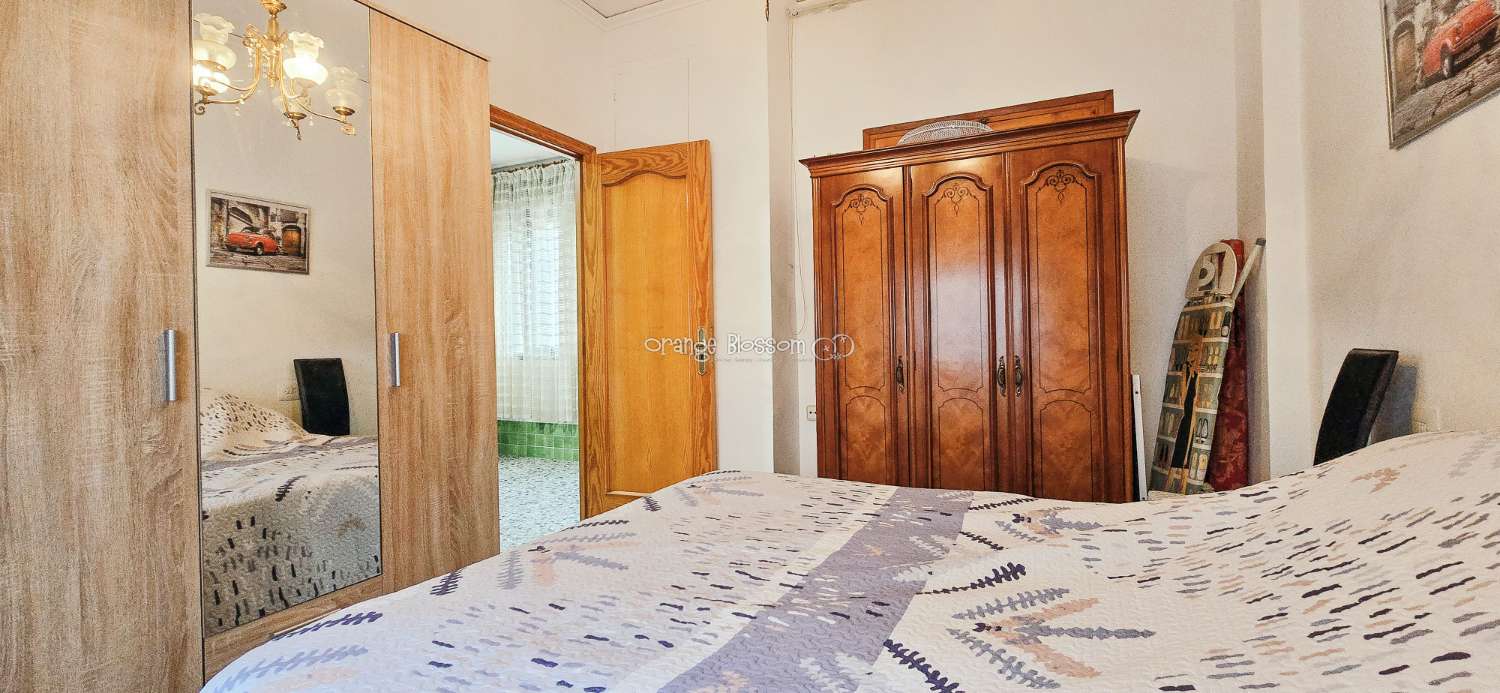 Zentral und erreichbar. Eine ideale Immobilie für alle, die ein gepflegtes Zuhause in einer traditionellen spanischen Dorfumgebung suchen.
