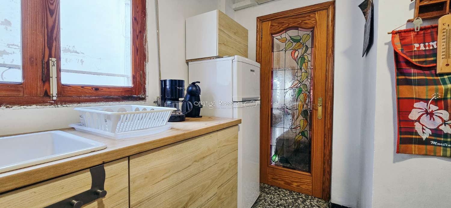 Zentral und erreichbar. Eine ideale Immobilie für alle, die ein gepflegtes Zuhause in einer traditionellen spanischen Dorfumgebung suchen.