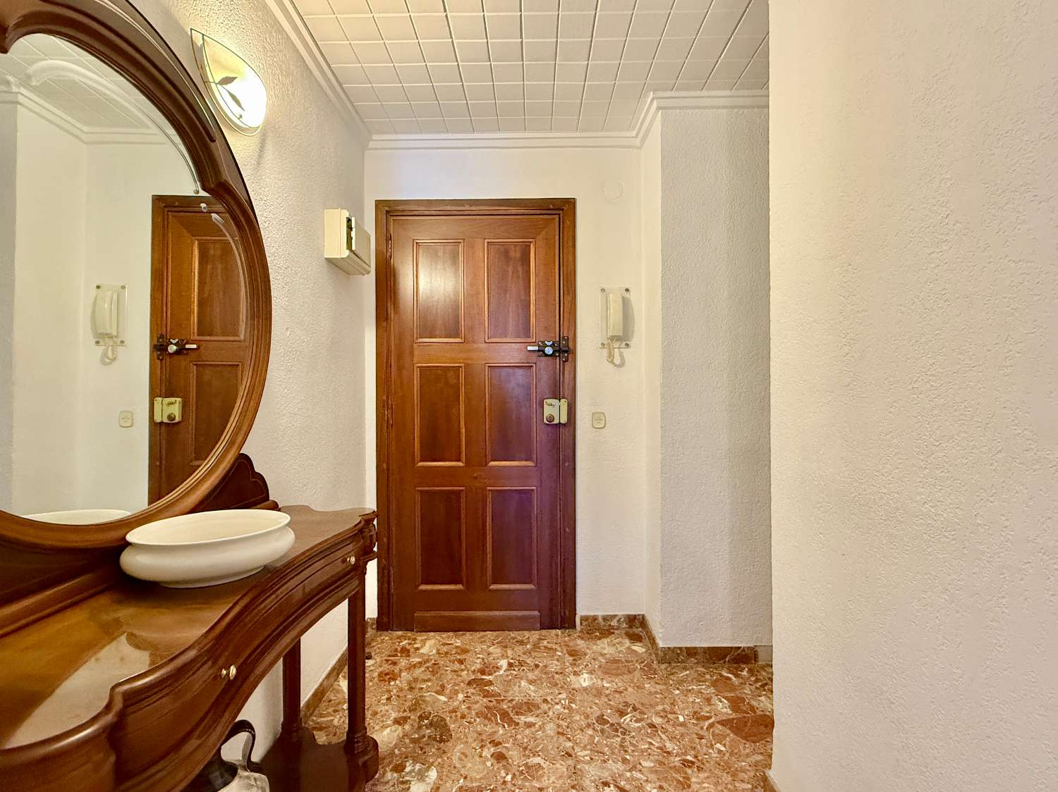 INCREDIBLE APARTMENT ON THE SEAFRONT ON THE PROMENADE OF FUENGIROLA