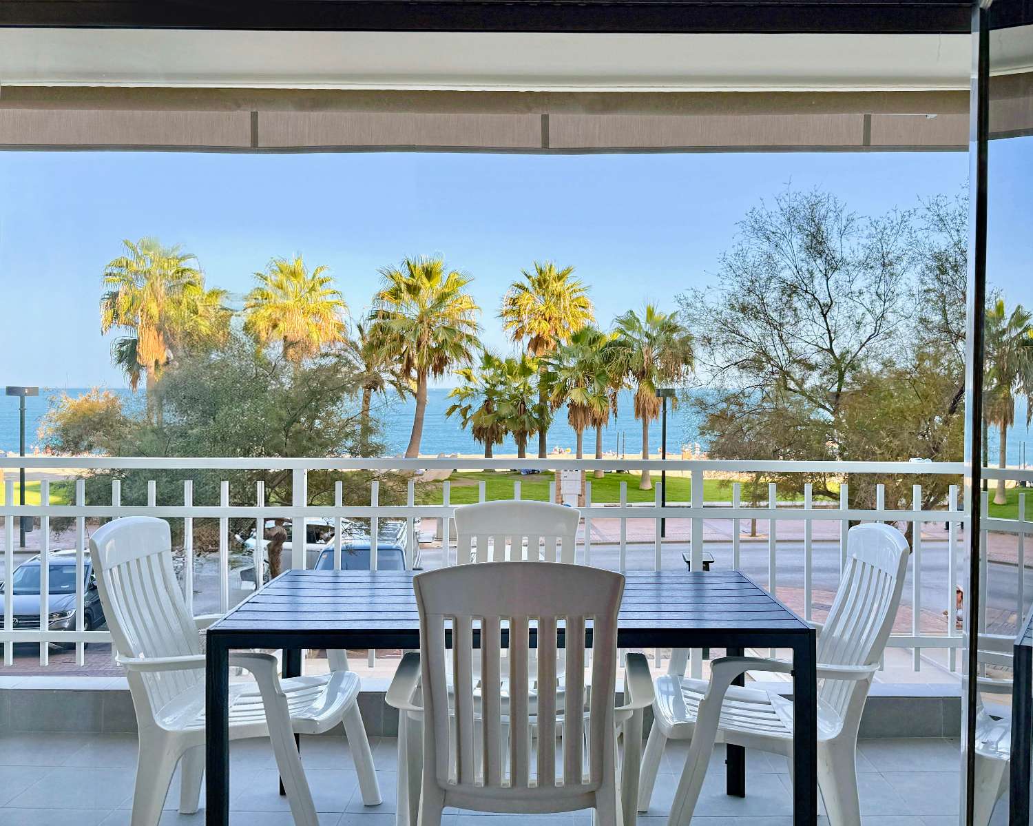 INCREDIBLE APARTMENT ON THE SEAFRONT ON THE PROMENADE OF FUENGIROLA