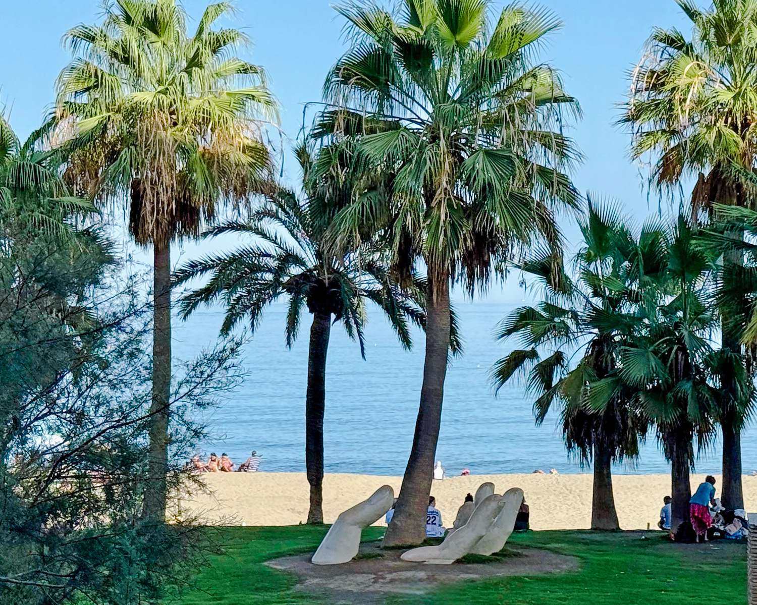 INCREDIBLE APARTMENT ON THE SEAFRONT ON THE PROMENADE OF FUENGIROLA