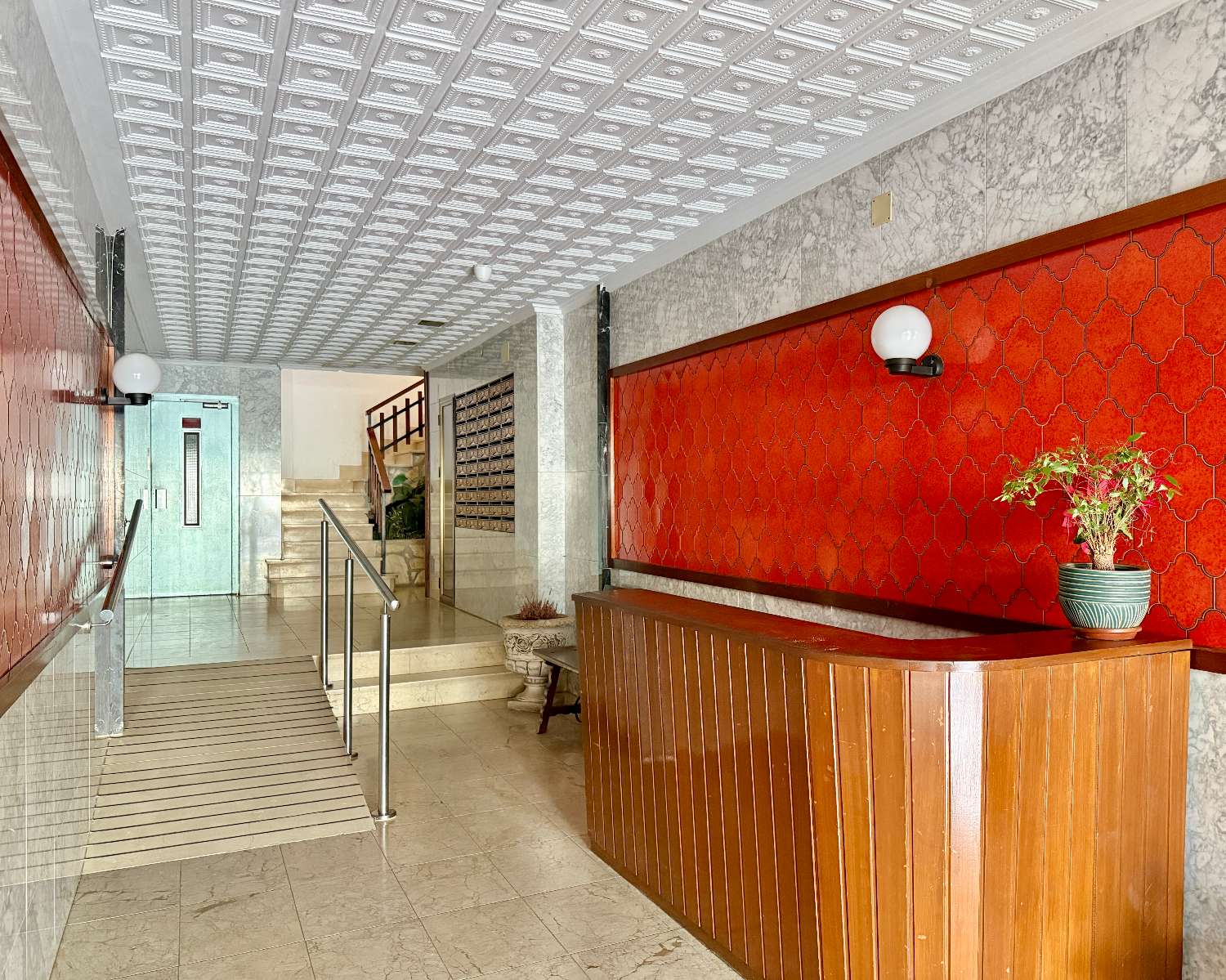 INCREDIBLE APARTMENT ON THE SEAFRONT ON THE PROMENADE OF FUENGIROLA