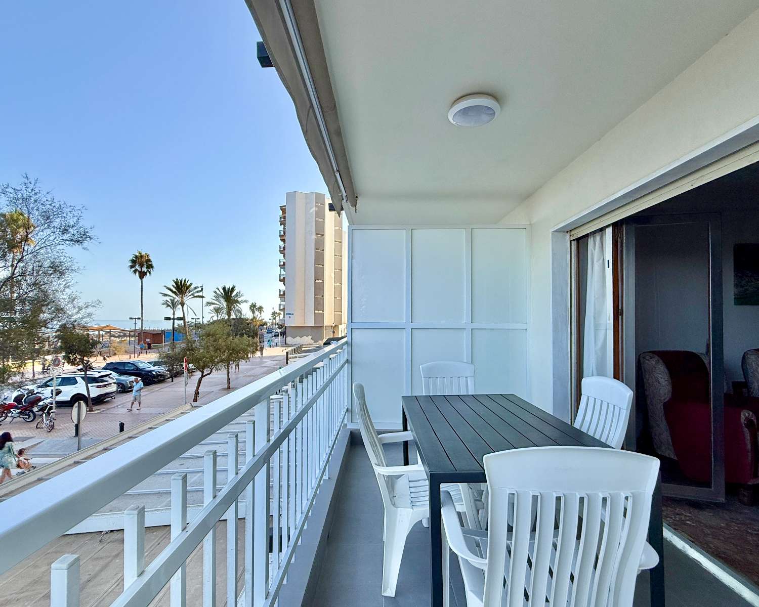 INCREDIBLE APARTMENT ON THE SEAFRONT ON THE PROMENADE OF FUENGIROLA