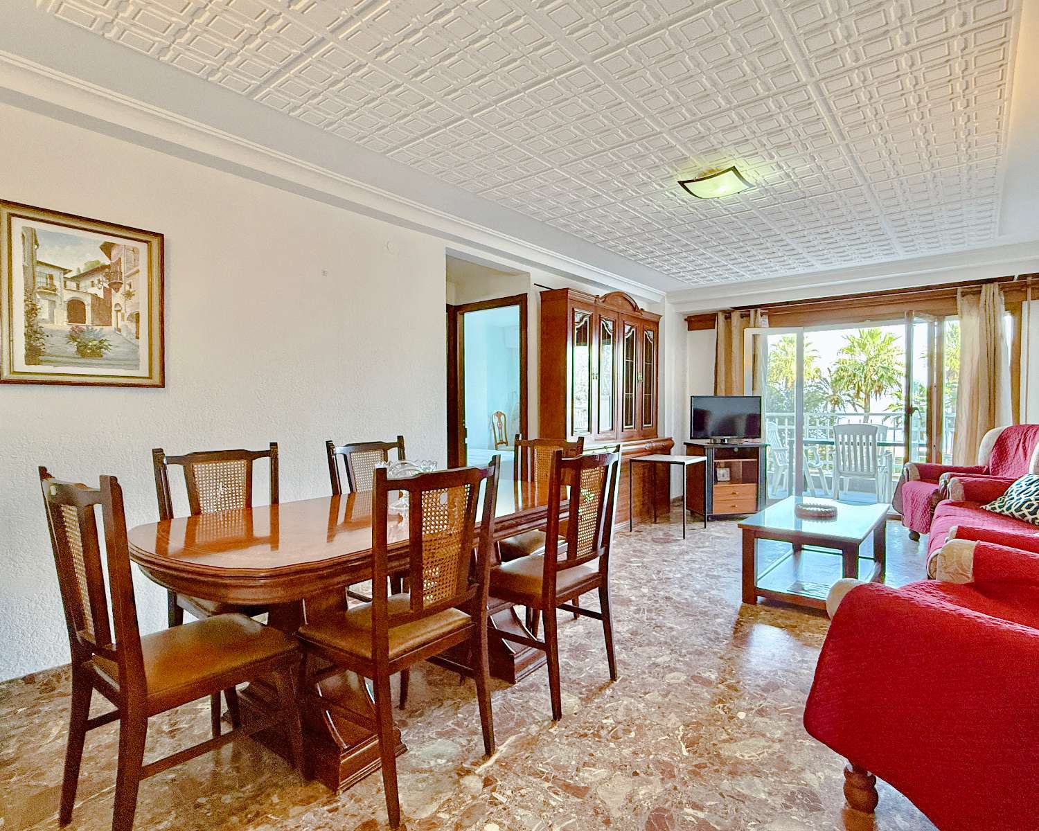 INCREDIBLE APARTMENT ON THE SEAFRONT ON THE PROMENADE OF FUENGIROLA