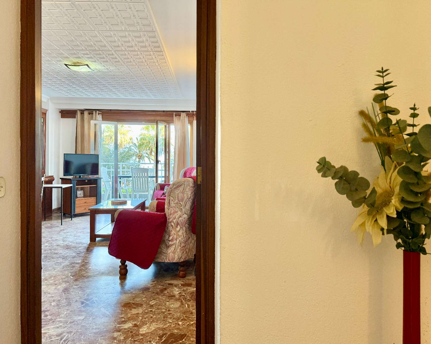 INCREDIBLE APARTMENT ON THE SEAFRONT ON THE PROMENADE OF FUENGIROLA