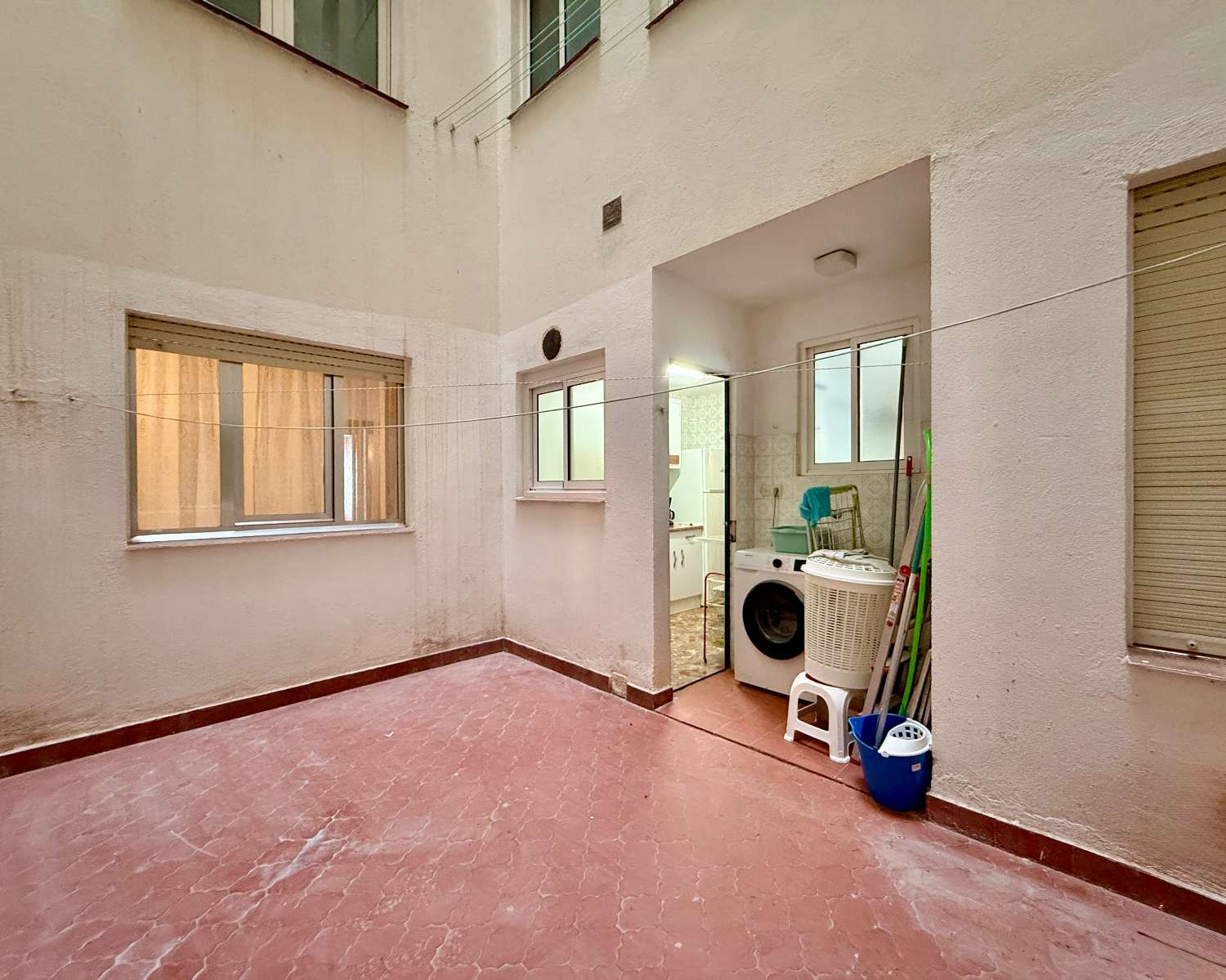 INCREDIBLE APARTMENT ON THE SEAFRONT ON THE PROMENADE OF FUENGIROLA