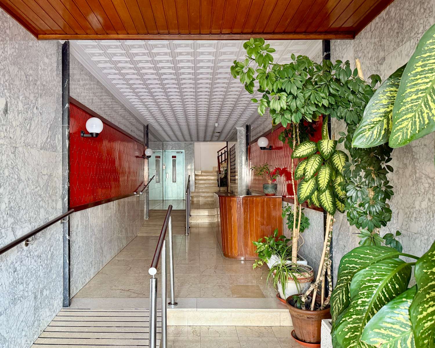 INCREDIBLE APARTMENT ON THE SEAFRONT ON THE PROMENADE OF FUENGIROLA