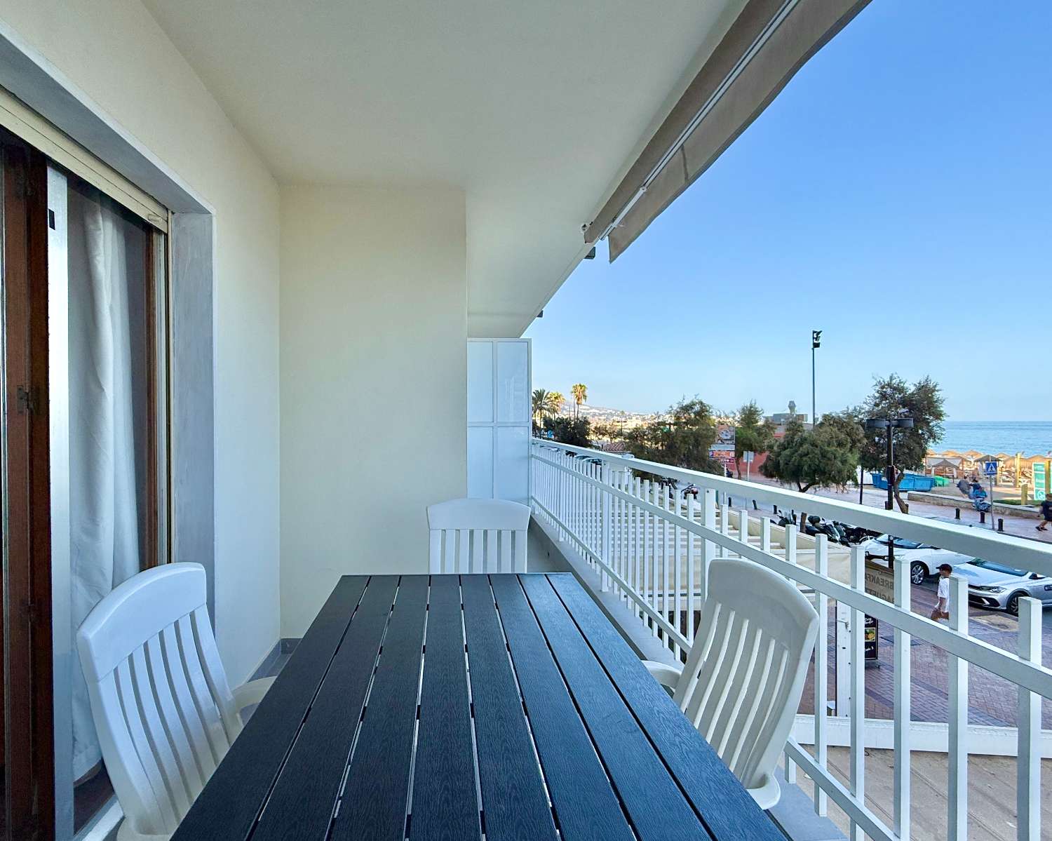 INCREDIBLE APARTMENT ON THE SEAFRONT ON THE PROMENADE OF FUENGIROLA
