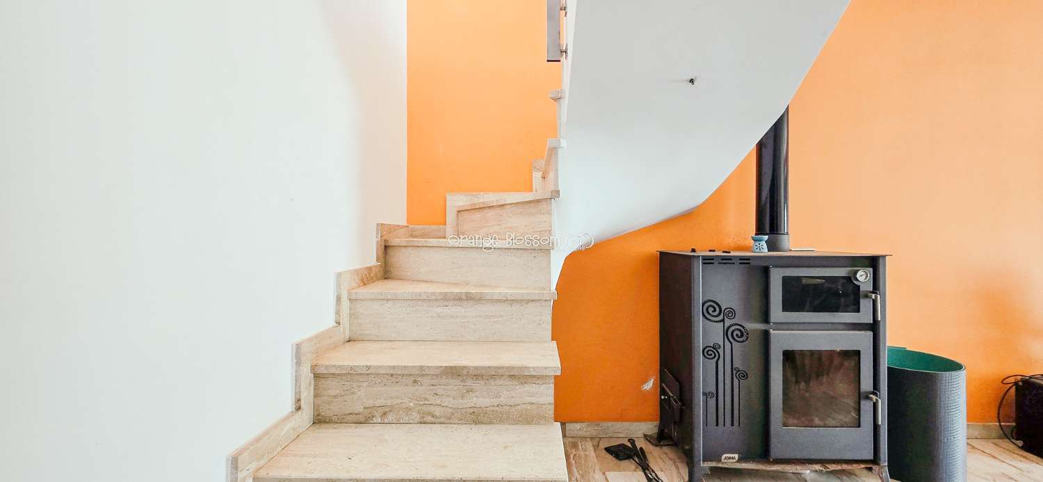 Zentral und erreichbar. Eine ideale Immobilie für alle, die ein neues Zuhause in einem traditionellen spanischen Dorf suchen.