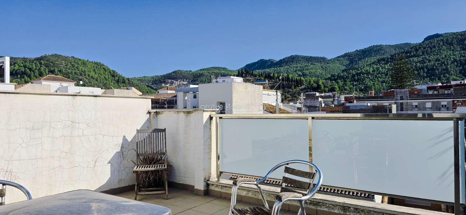 Zentral und erreichbar. Eine ideale Immobilie für alle, die ein neues Zuhause in einem traditionellen spanischen Dorf suchen.