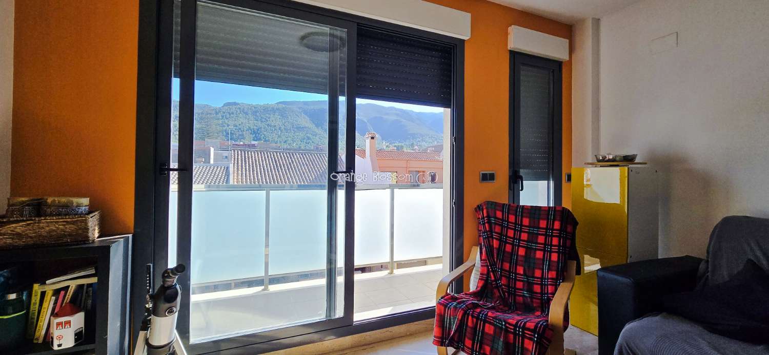 Zentral und erreichbar. Eine ideale Immobilie für alle, die ein neues Zuhause in einem traditionellen spanischen Dorf suchen.
