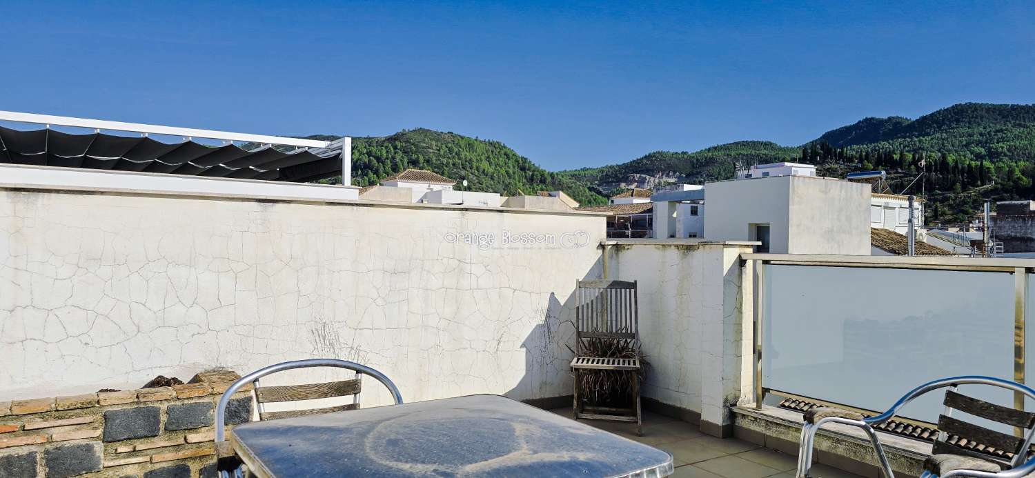 Zentral und erreichbar. Eine ideale Immobilie für alle, die ein neues Zuhause in einem traditionellen spanischen Dorf suchen.