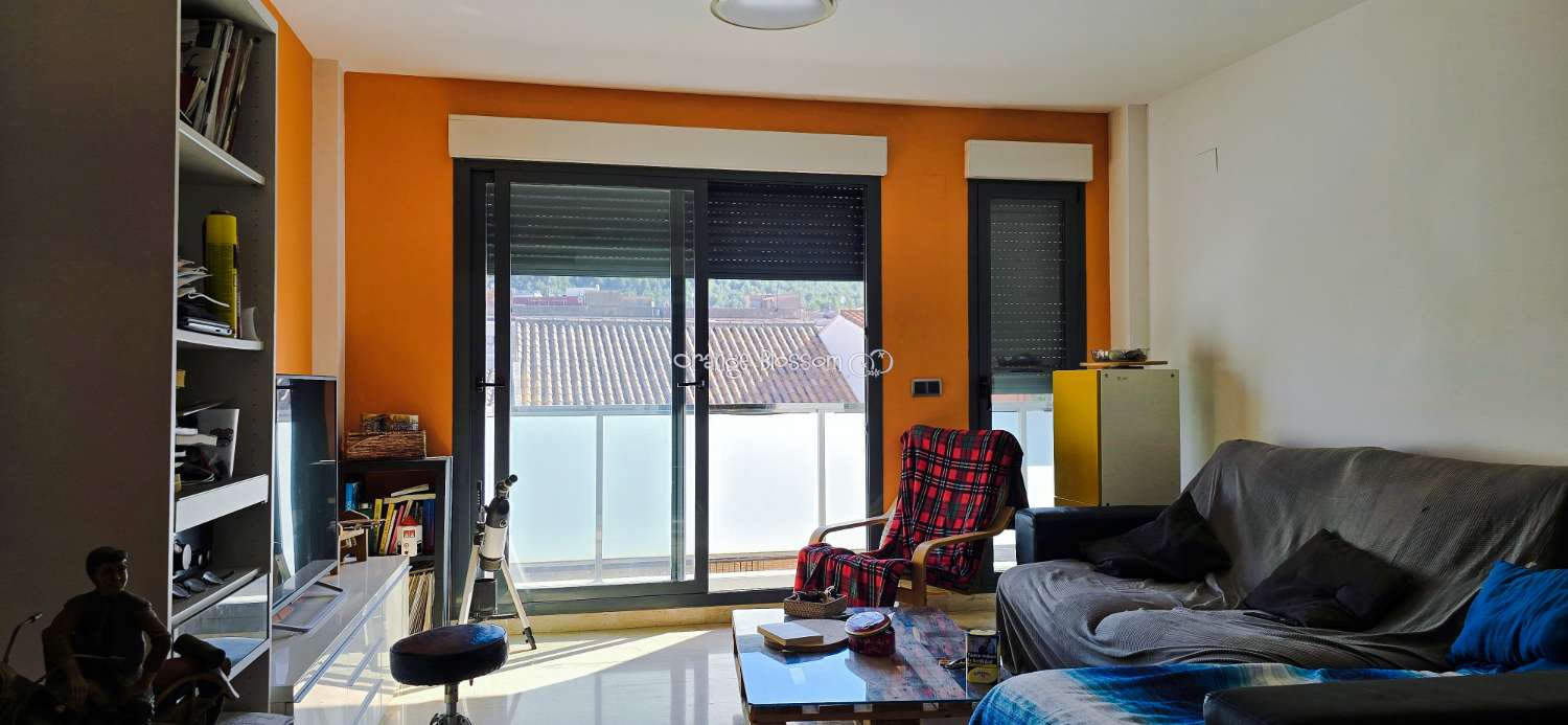 Zentral und erreichbar. Eine ideale Immobilie für alle, die ein neues Zuhause in einem traditionellen spanischen Dorf suchen.