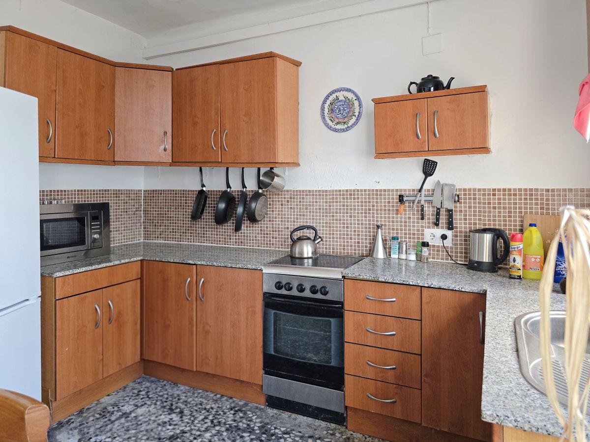 Espaciosa casa de pueblo con jardín y excelente potencial en uno de los pueblos más pequeños de Valencia